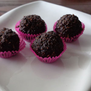 Extremely Healthy and Fast Dessert: No Bake Cocoa Oat Balls