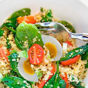 Salad With Quinoa, Spinach and Eggs